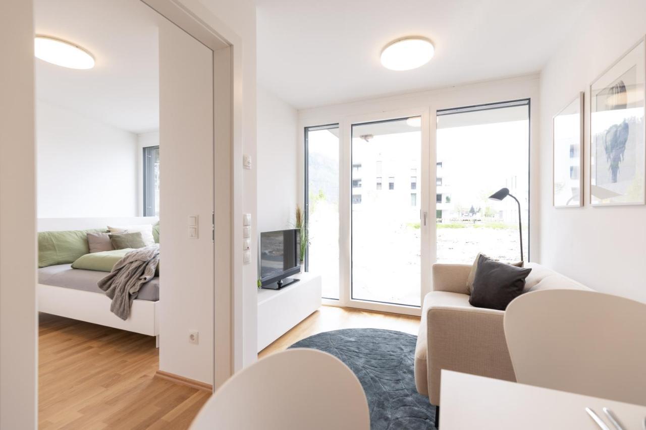 Smart Living Apartment *